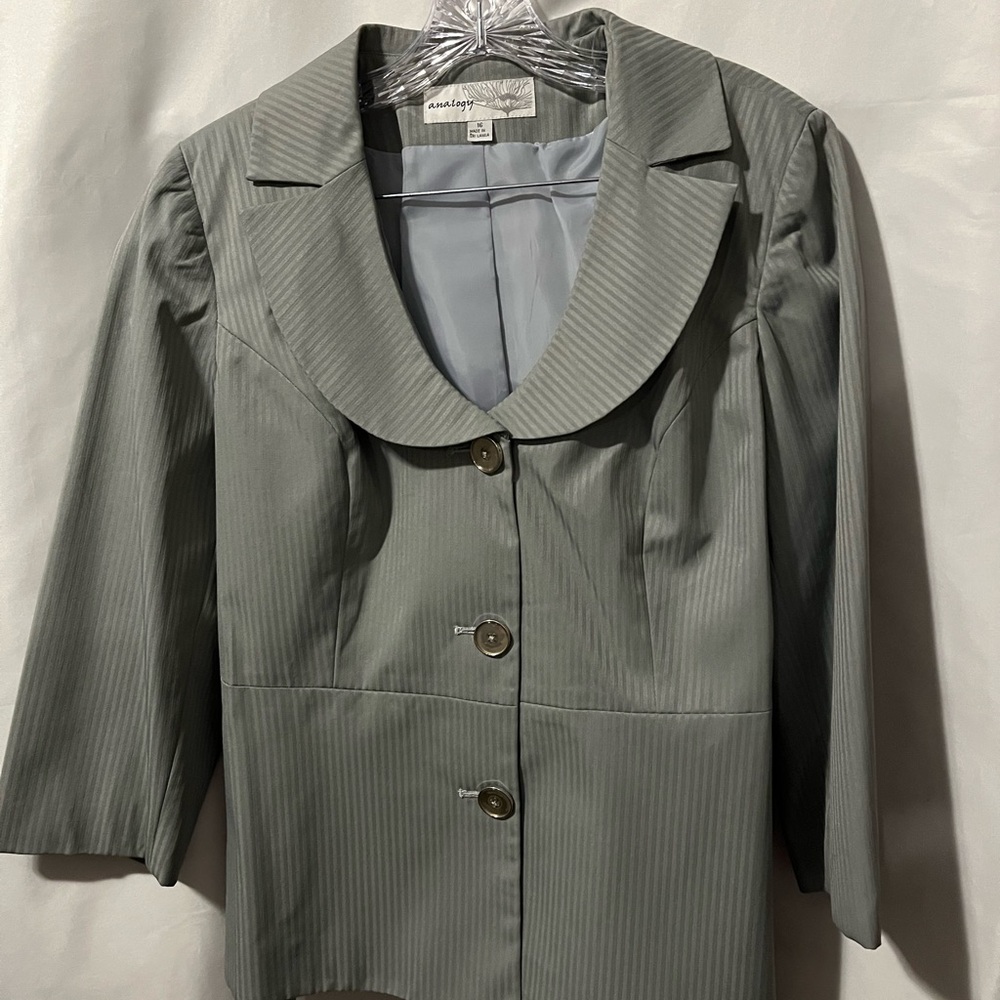 Gray Pinstriped Women’s Blazer/Jacket - Picture 10 of 11